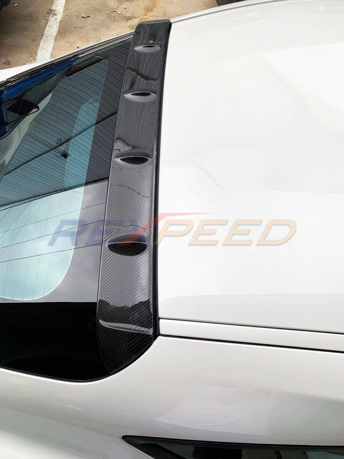 REXPEED: V3 Carbon Fiber Roof Spoiler / Dry Carbon Steering Wheel Cover