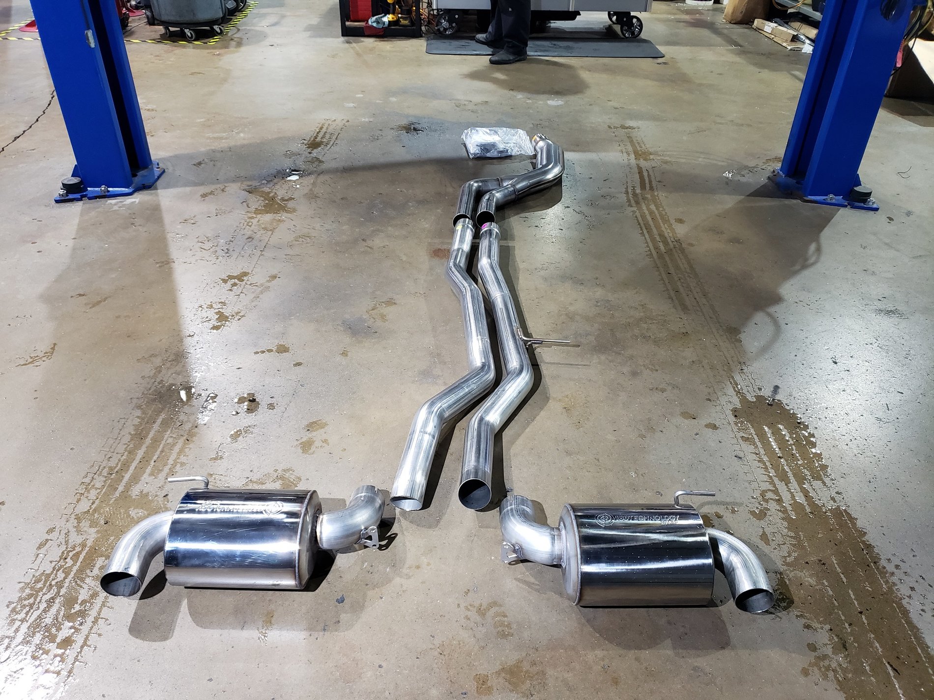 AWE exhaust laid out.jpg