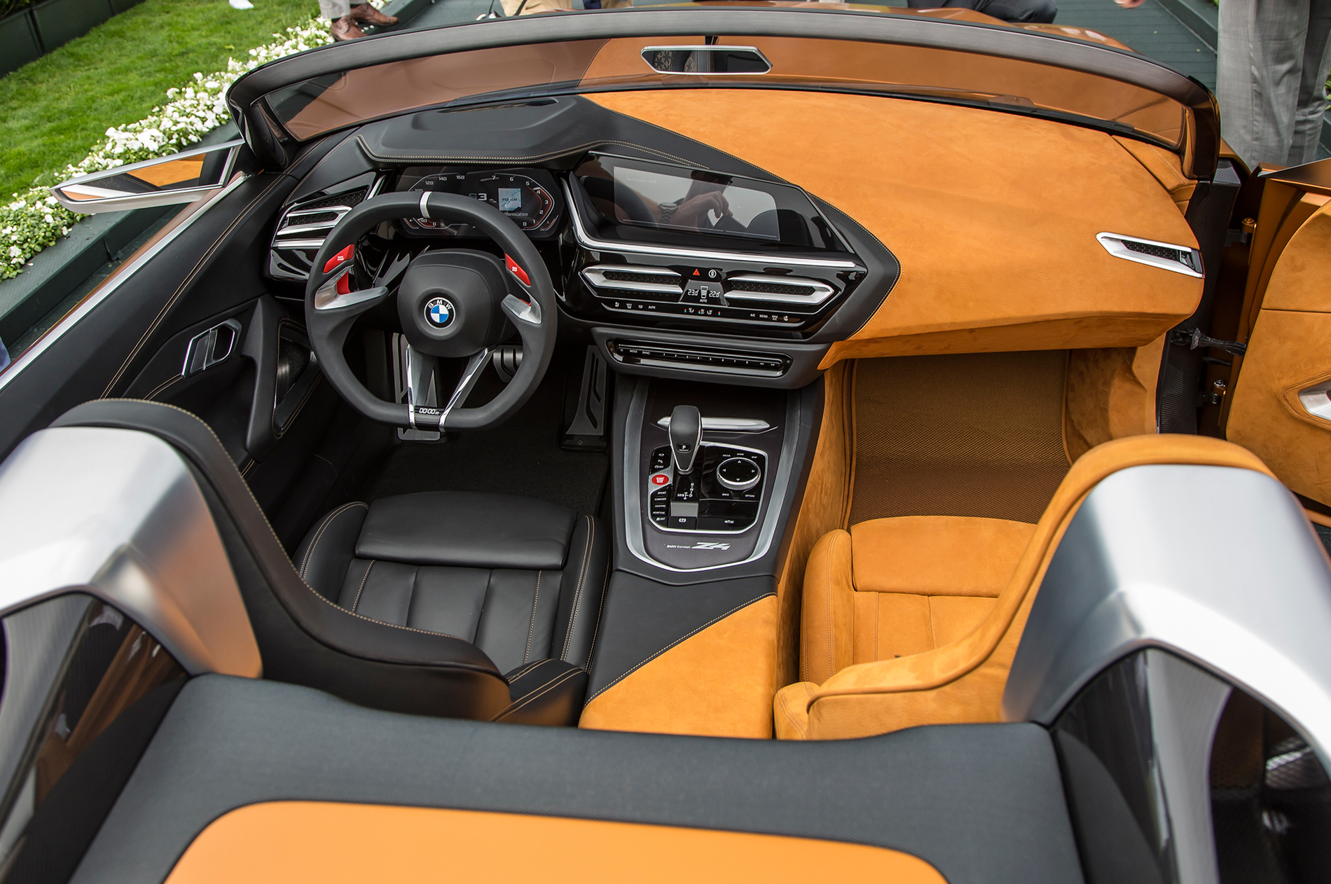 BMW-Concept-Z4-dashboard-automobile-magazine.jpg