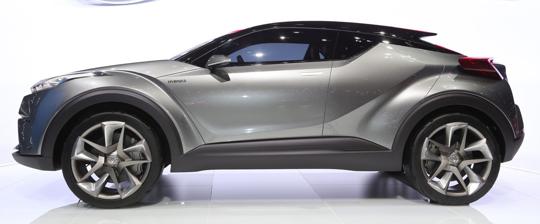 Toyota-C-HR-Concept-side-profile.jpg