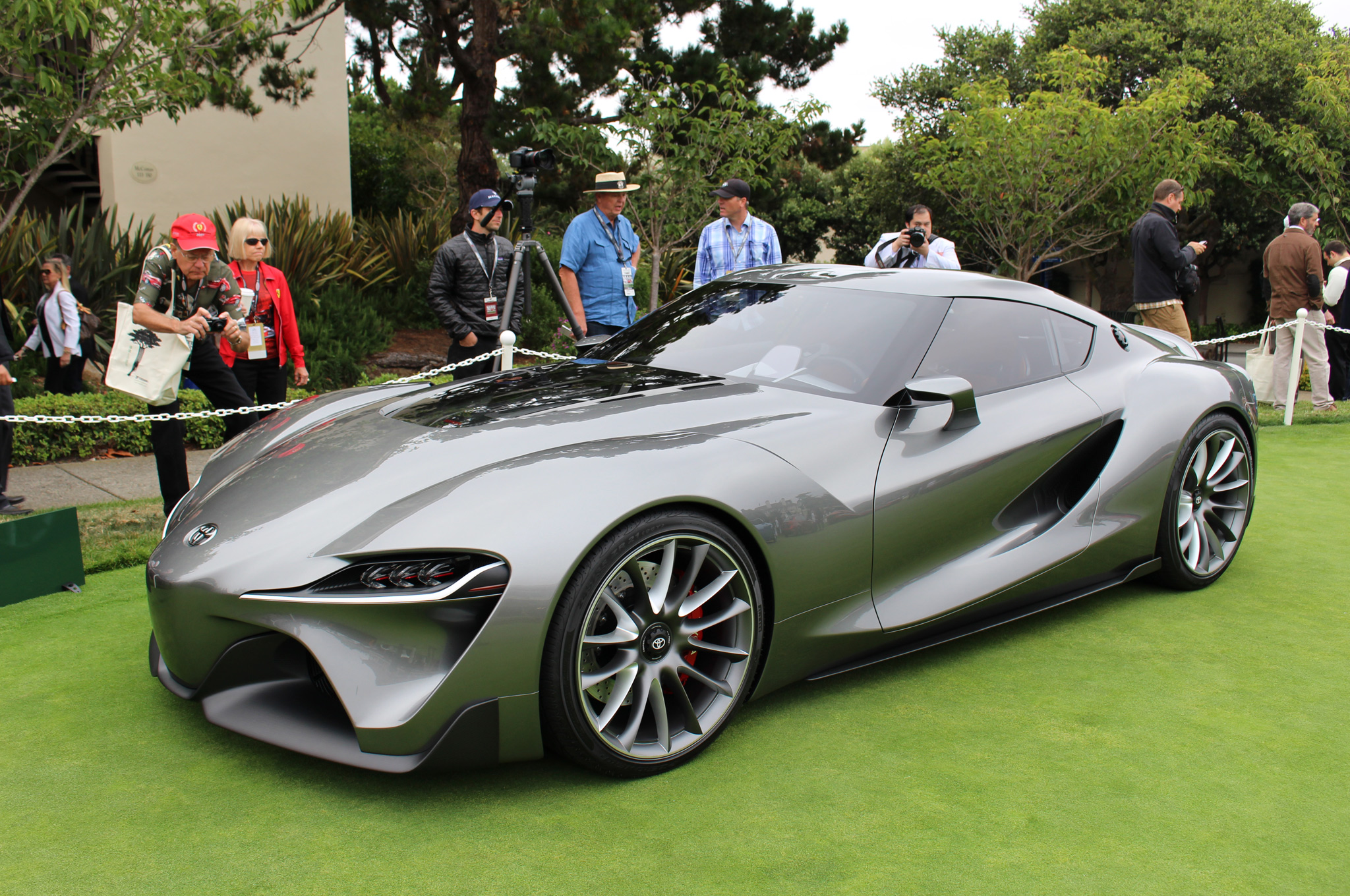 toyota-ft-1-concept-in-graphite-front-side-view.jpg