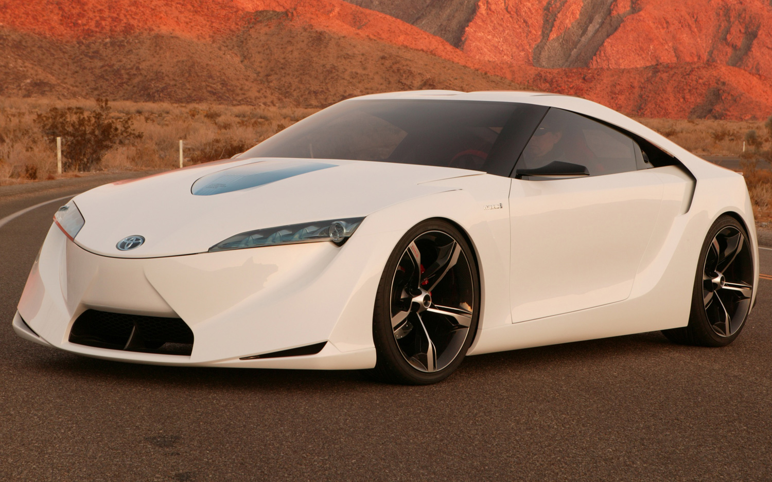 toyota-ft-hs-concept-front-side-view.jpg