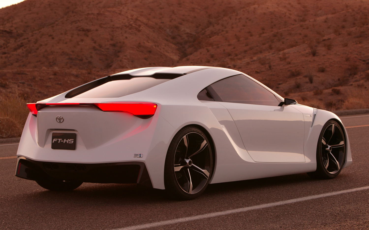 Toyota-FT-HS-concept-rear-side-view-lights-on.jpg